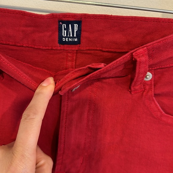 NWT Red Gap Shorts - Picture 2 of 6